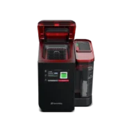 SprintRay NanoWash, station de lavage et de séchage hermétique rouge et noire avec écran tactile pour pièces dentaires imprimées en 3D