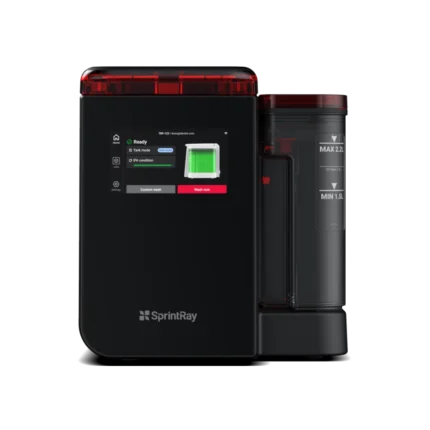 SprintRay NanoWash, station de lavage et de séchage hermétique rouge et noire avec écran tactile pour pièces dentaires imprimées en 3D